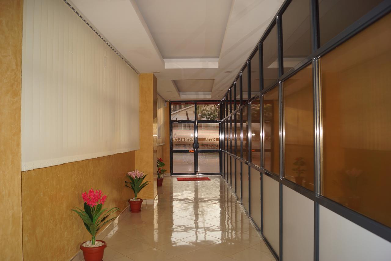 Hotel Ok Кампала Екстериор снимка