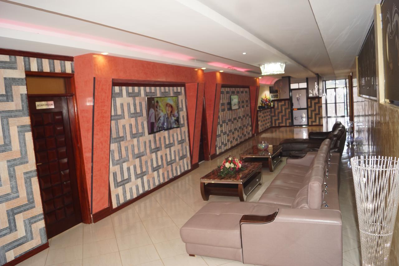 Hotel Ok Кампала Екстериор снимка