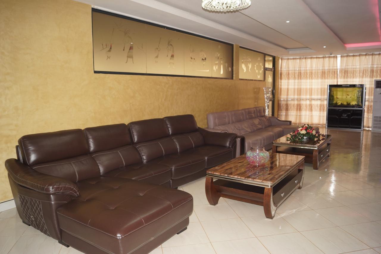 Hotel Ok Кампала Екстериор снимка