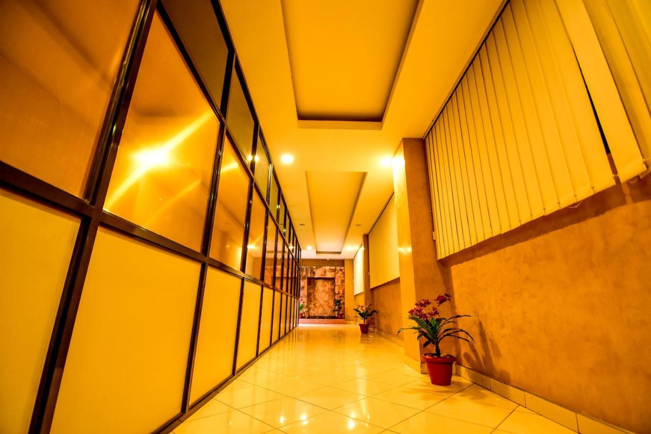 Hotel Ok Кампала Екстериор снимка