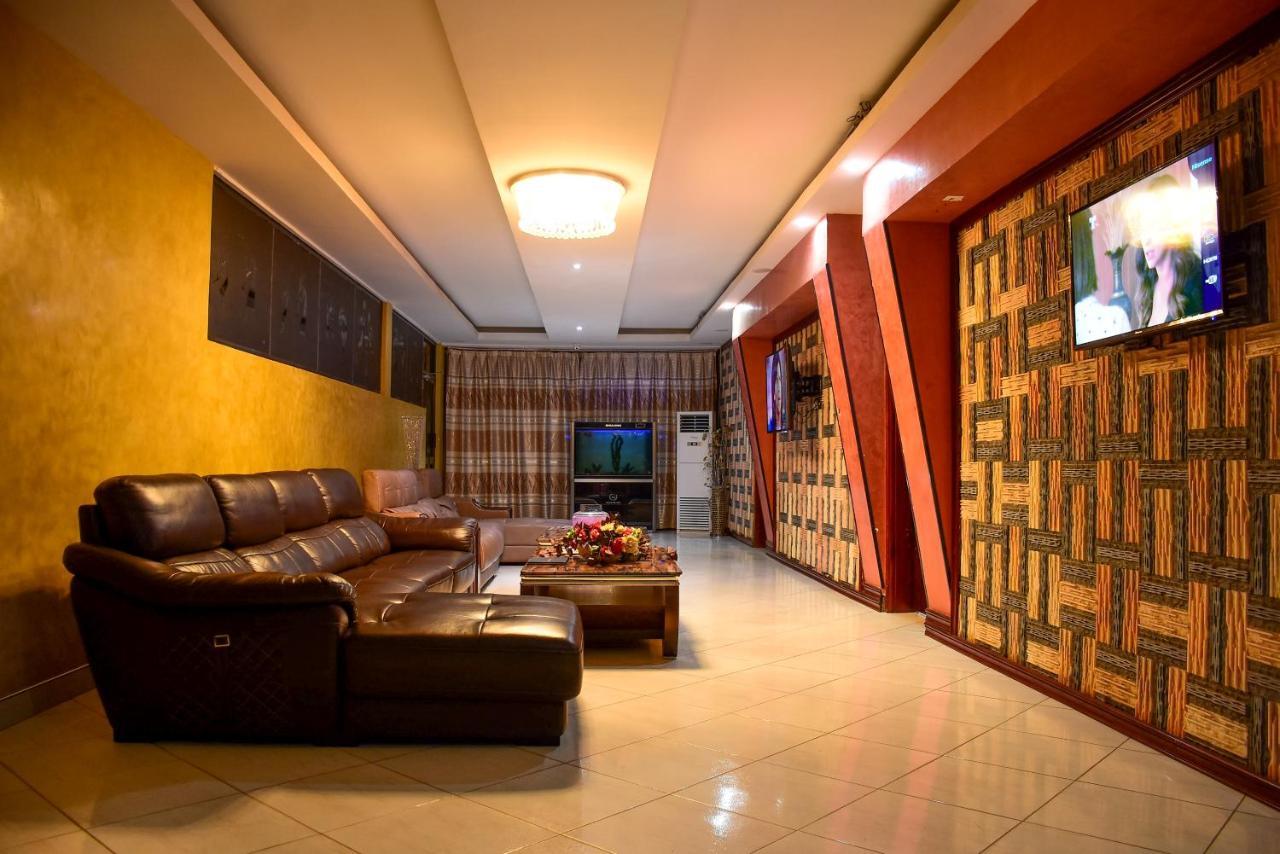 Hotel Ok Кампала Екстериор снимка